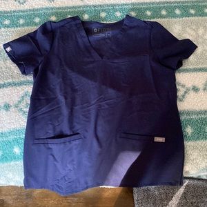 Figs scrub top